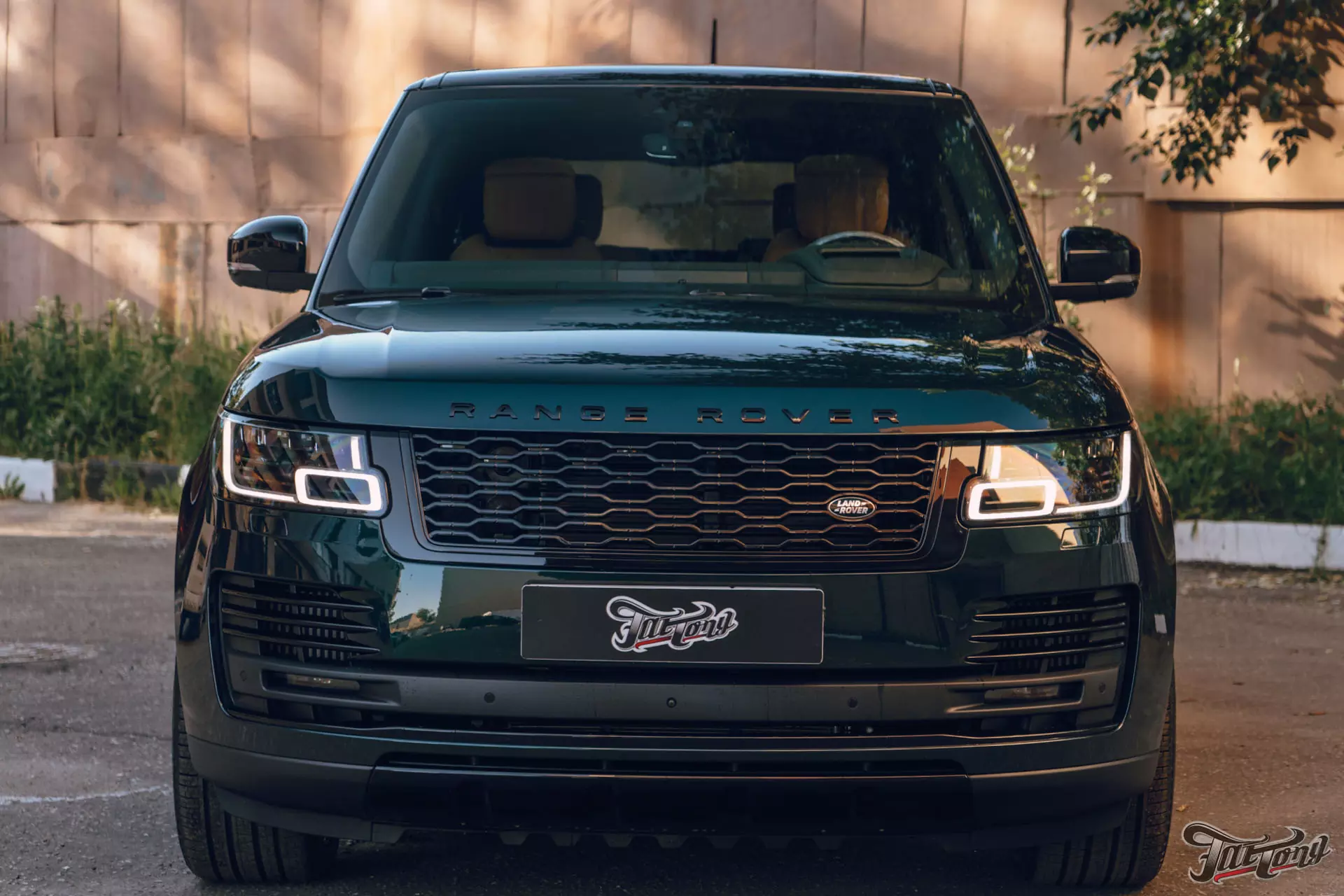 Land Rover Range Rover Autobiography. Оклейка в глянцевый полиуретан